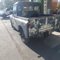 لندرور نیم تن