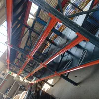 نصاب قفسه هستم