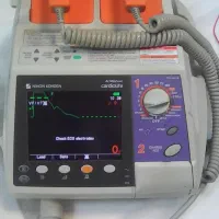 دستگاه الکترو شوک(دفیبریلاتور)