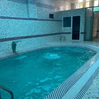 همراه ورزشی برای استخر