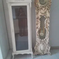 بوفه با ساعت دیواری ایستاده