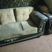 یخچال.و یک دست مبل  شرکتی جنس خوب و محکم