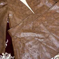 پافر براق و پالتو چرم عروسکی پوست ماری|لباس|کردکوی, |دیوار