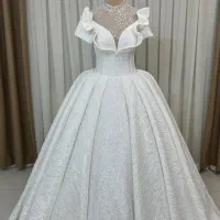 طراحی و دوخت لباس مجلسی و لباس عروس.با سابقه۱۹سال