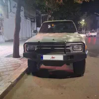 تویوتا هایلوکس 2700