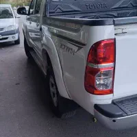 تویوتا هایلوکس