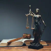 وکیل پایه یک دادگستری/وکالت پرونده کیفری حقوقی