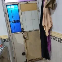 درب فلزی تمیز