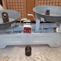 ترازوی قدیمی .