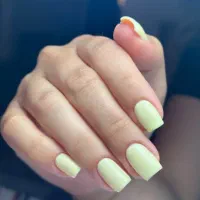 کاشت ناخن با ژلیش پای رایگان 4سال سابقه کار