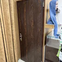 ویترین پوشاک و پرو ام دی اف در حد نو|فروشگاه و مغازه|کرمان, |دیوار