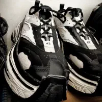 کتونی بالنسیگا