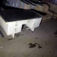 میز برای مغازه فلزی