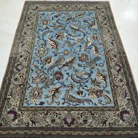 قالیچه زیبای قم کف آبی طرح شکارگاه و چندمورد