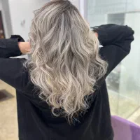 استخدام دستیار رنگ و لایت|استخدام درمانی، زیبایی، بهداشتی|تهران, کوهک|دیوار