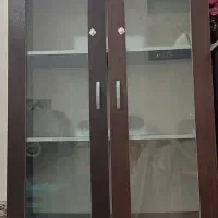 کتابخانه با درب شیشه ای