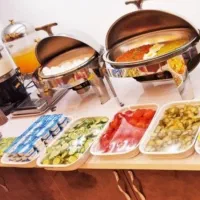 سالندار آقا با جای خواب و غذا