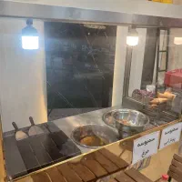 فر کار و فلافل زن