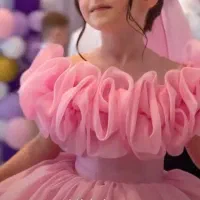 مدل برای عکاسی لباس دخترانه