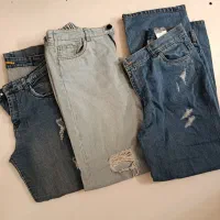 تعدادی شلوار لی