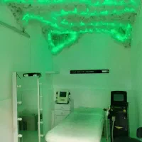 اجاره لاین فشیال و مژهدر محیط صمیمی ودوستانه