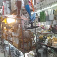 فروشنده برای مغازه پلاستیک فروشی