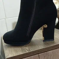 بوت مجلسی نو|کیف، کفش، کمربند|قم, چهل درخت‎|دیوار