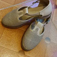 کفش|کیف، کفش، کمربند|شاهین دژ, |دیوار