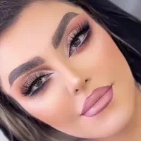 آموزش میکاپ و گریم تخصصی به هنرجو