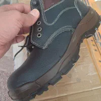 کفش ایمنی سایز ۴۲ و ۴۳