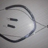 گردنبند و قاب عکس