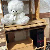 میز کامپیوتر در حد نو