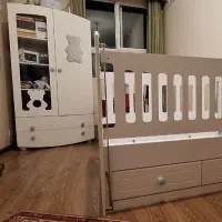 تخت و کمد کودک کاملا سالم