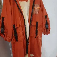 کاپشن|لباس|شاهینشهر, خبرنگار|دیوار