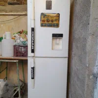 یخچال فروشی است
