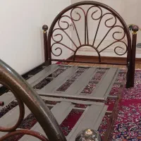 تخت یکنفره فلزی