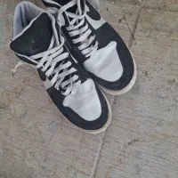 نیم بوت نونو سایز 38 و39 کوچیکه برابچه 5و6 ساله