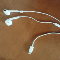 هندفری روی ایفون لایتنینگ