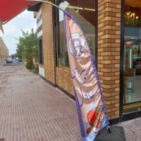 همکار اقا سالن کار در رستوران