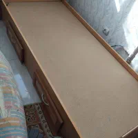 تخت یکنفره چوبی در حد نو