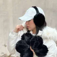 ست کلاه و گوشبند