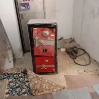 گاو صندوق سنگین فقط درب بالاش بریده شده