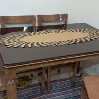 میز غذاخوری چوبی با روکش شیشه ای چهارنفره