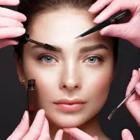 ابروکار و اصلاح کار حرفه ای و دستیار و ناخن کار