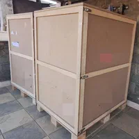 دو جعبه بزرگ چوبی