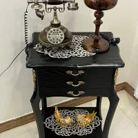 تلفن و میز تلفن