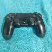 دسته بازی ps4 در حد نو کاملا کم کار و سالم
