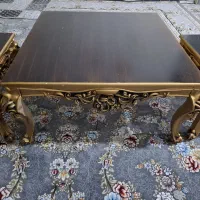 جلو مبلی. با دو تا عسلی