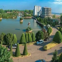 تورگیلان و نمکآبرودلحظاتی آرام در کنار دریا،