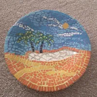 بشقاب چینی که روی آن با کاشی کار شده